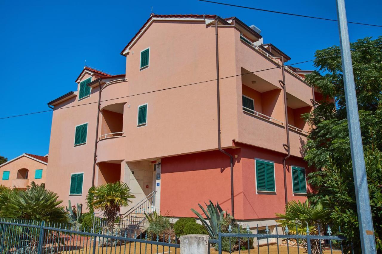 Pansion Hrga Hotel Vodice Exterior photo