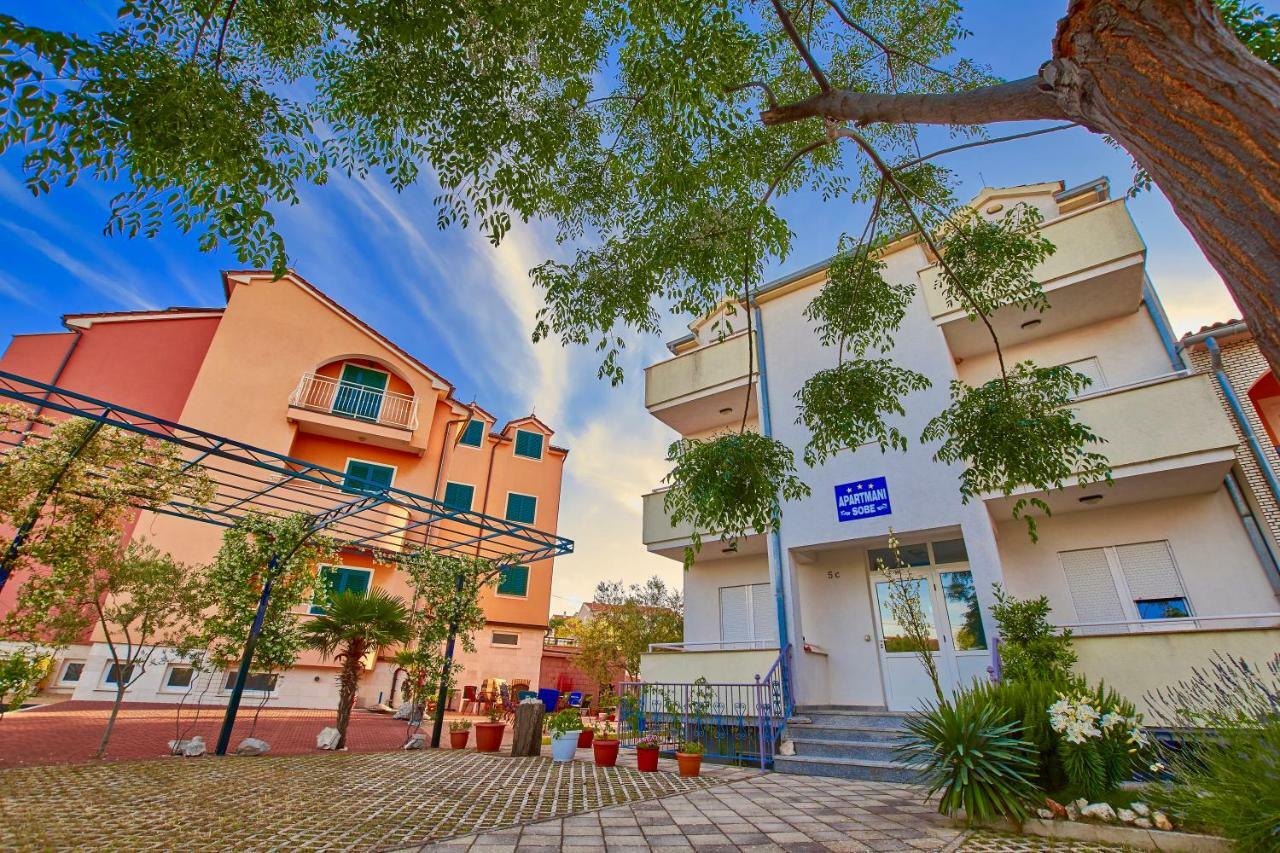 Pansion Hrga Hotel Vodice Exterior photo