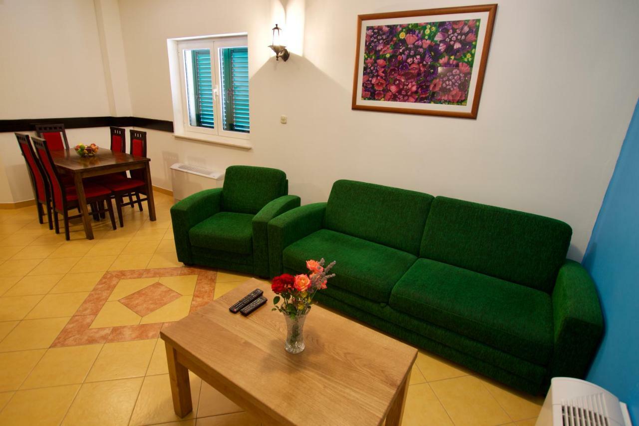 Pansion Hrga Hotel Vodice Exterior photo