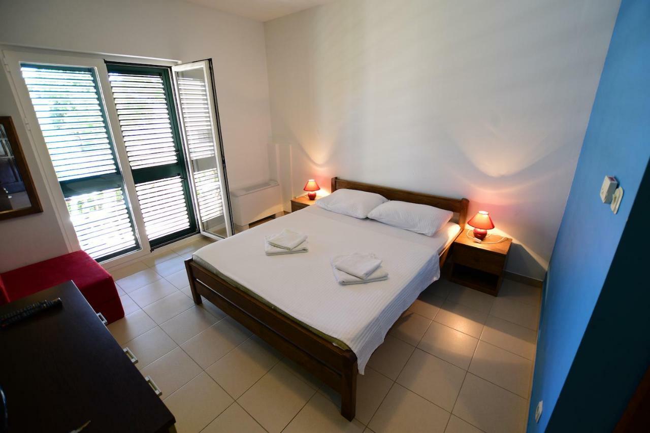 Pansion Hrga Hotel Vodice Exterior photo