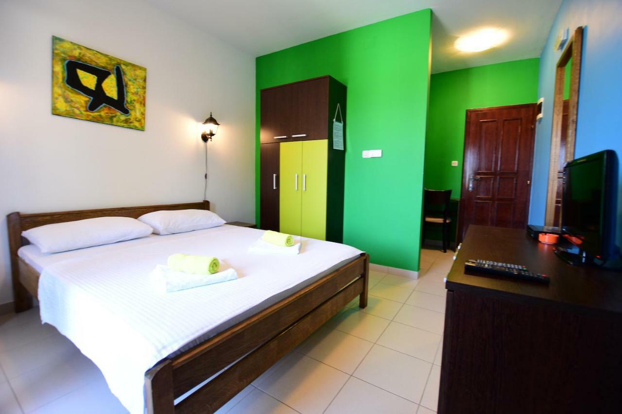 Pansion Hrga Hotel Vodice Exterior photo